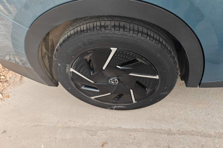 Used Venucia VX6 2023 520 Max Right Rear Wheel Hub