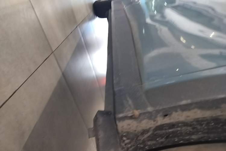 Used Venucia VX6 2023 520 Max Right Side Sill