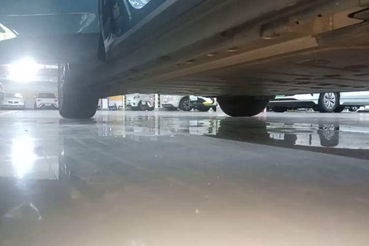Used Venucia VX6 2023 520 Max Right Side Sill