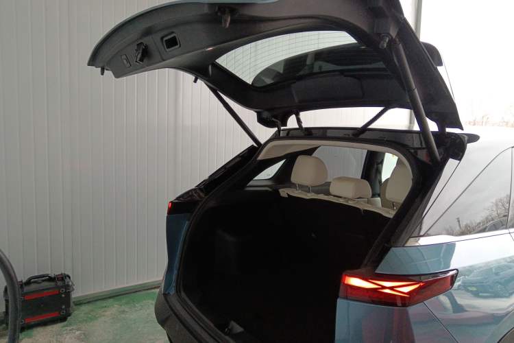 Used Venucia VX6 2023 520 Max Trunk