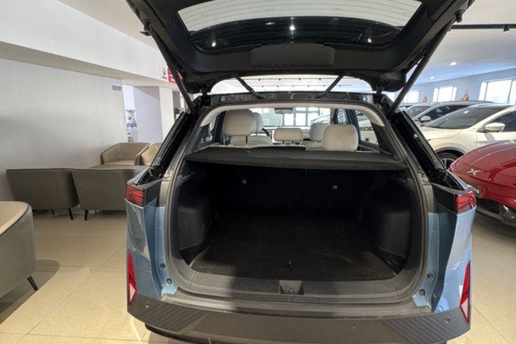 Used Venucia VX6 2023 520 Max Trunk