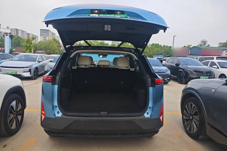 Used Venucia VX6 2023 520 Max Trunk