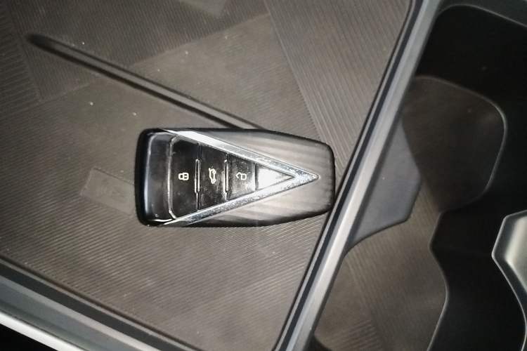 Used Venucia VX6 2023 520 Max Vehicle Key