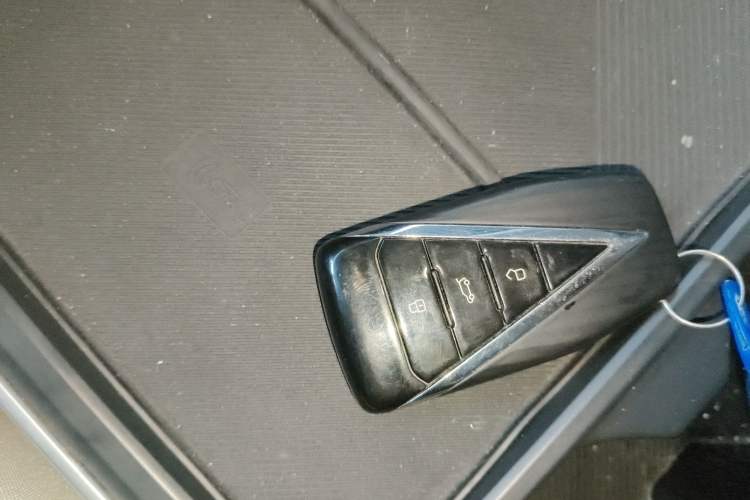Used Venucia VX6 2023 520 Max Vehicle Key