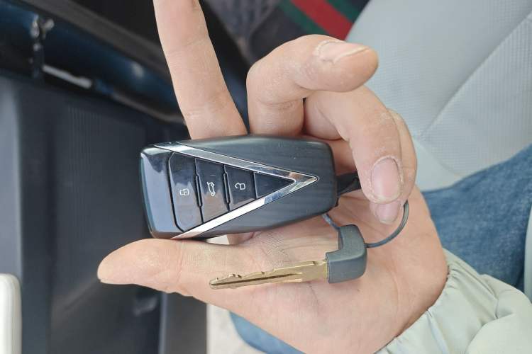 Used Venucia VX6 2023 520 Max Vehicle Key