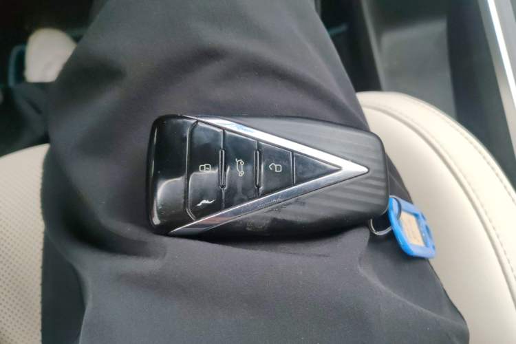 Used Venucia VX6 2023 520 Max Vehicle Key