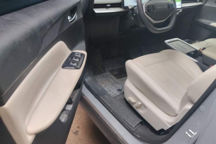 Used Venucia VX6 2023 520 Pro Driver Seat