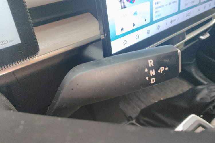 Used Venucia VX6 2023 520 Pro Gear Lever