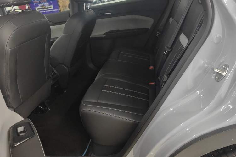 Used Venucia VX6 2023 520 Air Interior 4