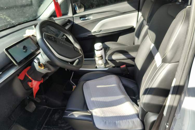 Used Venucia VX6 2023 520 Pro Left Front Seat