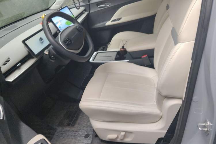Used Venucia VX6 2023 520 Pro Left Front Seat