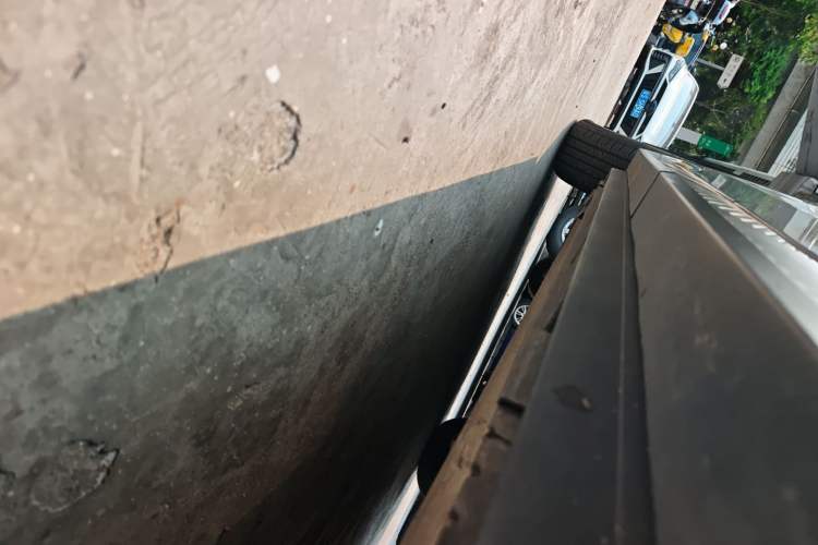 Used Venucia VX6 2023 520 Air Left Side Sill