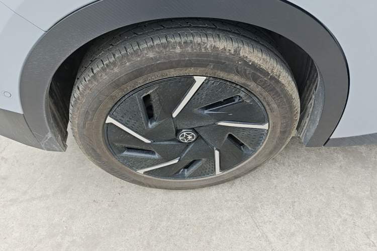 Used Venucia VX6 2023 520 Max Right Rear Wheel Hub