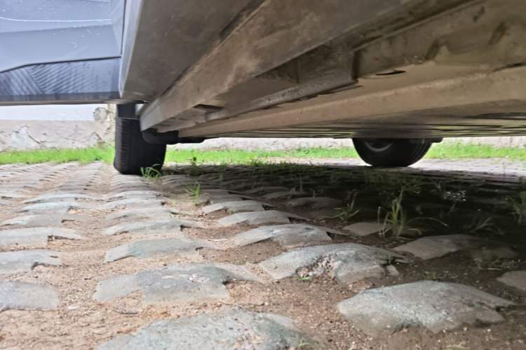 Used Venucia VX6 2023 520 Pro Right Side Sill