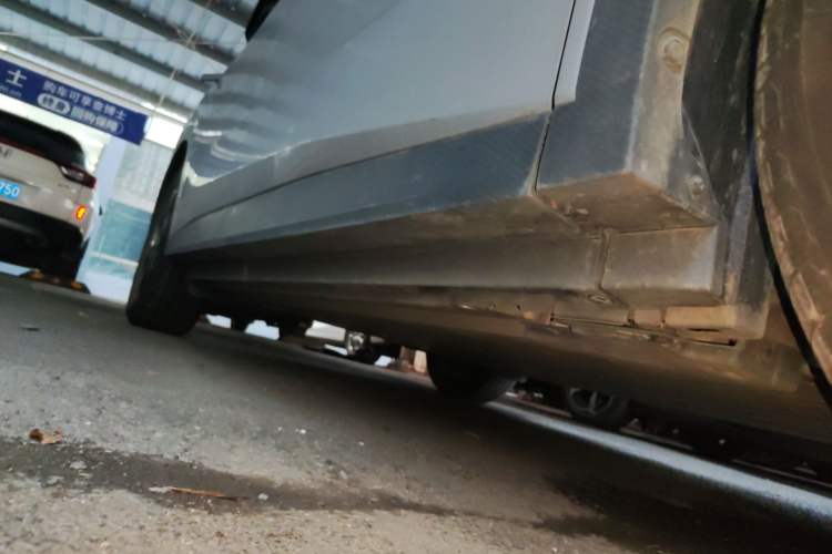 Used Venucia VX6 2023 520 Pro Right Side Sill