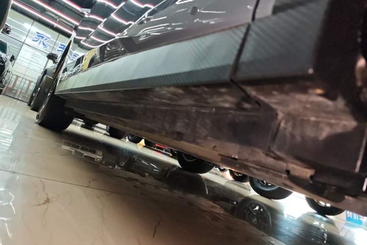 Used Venucia VX6 2023 520 Pro Right Side Sill