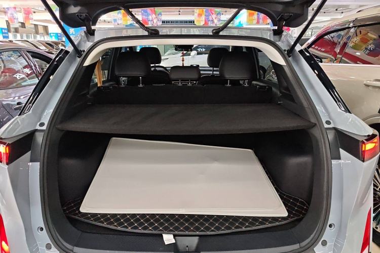 Used Venucia VX6 2023 520 Pro Trunk