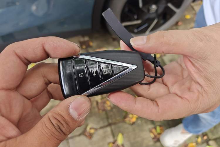 Used Venucia VX6 2023 520 Max Vehicle Key
