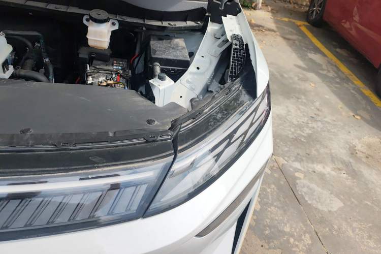 Used Venucia VX6 2023 520 Pro Engine Bay Left