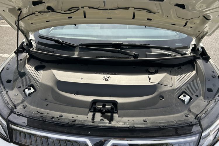 Used Venucia VX6 2023 520 Max Engine Bay