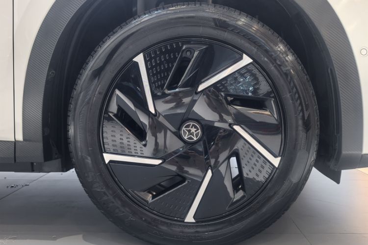 Used Venucia VX6 2023 520 Max Exterior 6
