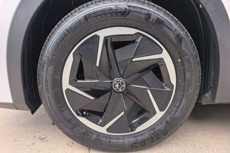 Used Venucia VX6 2023 520 Pro Exterior 7