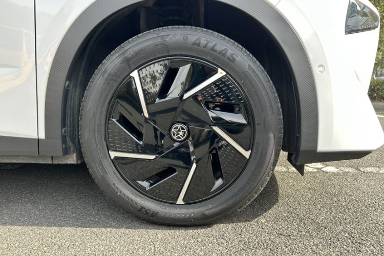 Used Venucia VX6 2023 520 Max Exterior 9