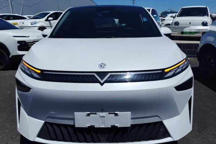 Used Venucia VX6 2023 520 Pro Front