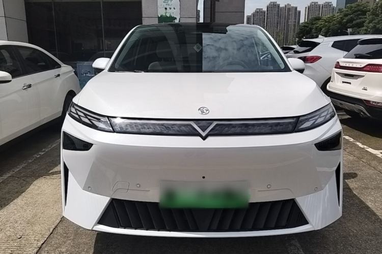 Used Venucia VX6 2023 520 Max Front