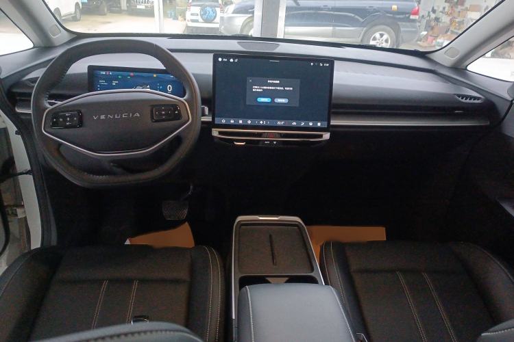 Used Venucia VX6 2023 520 Pro Interior 2