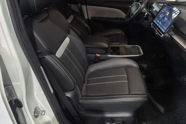 Used Venucia VX6 2023 520 Pro Interior 2