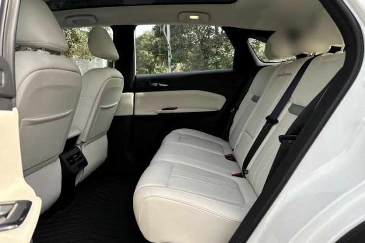 Used Venucia VX6 2023 520 Max Interior 2
