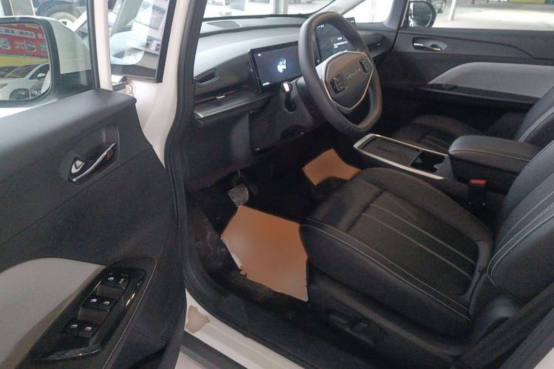 Used Venucia VX6 2023 520 Pro Interior 3