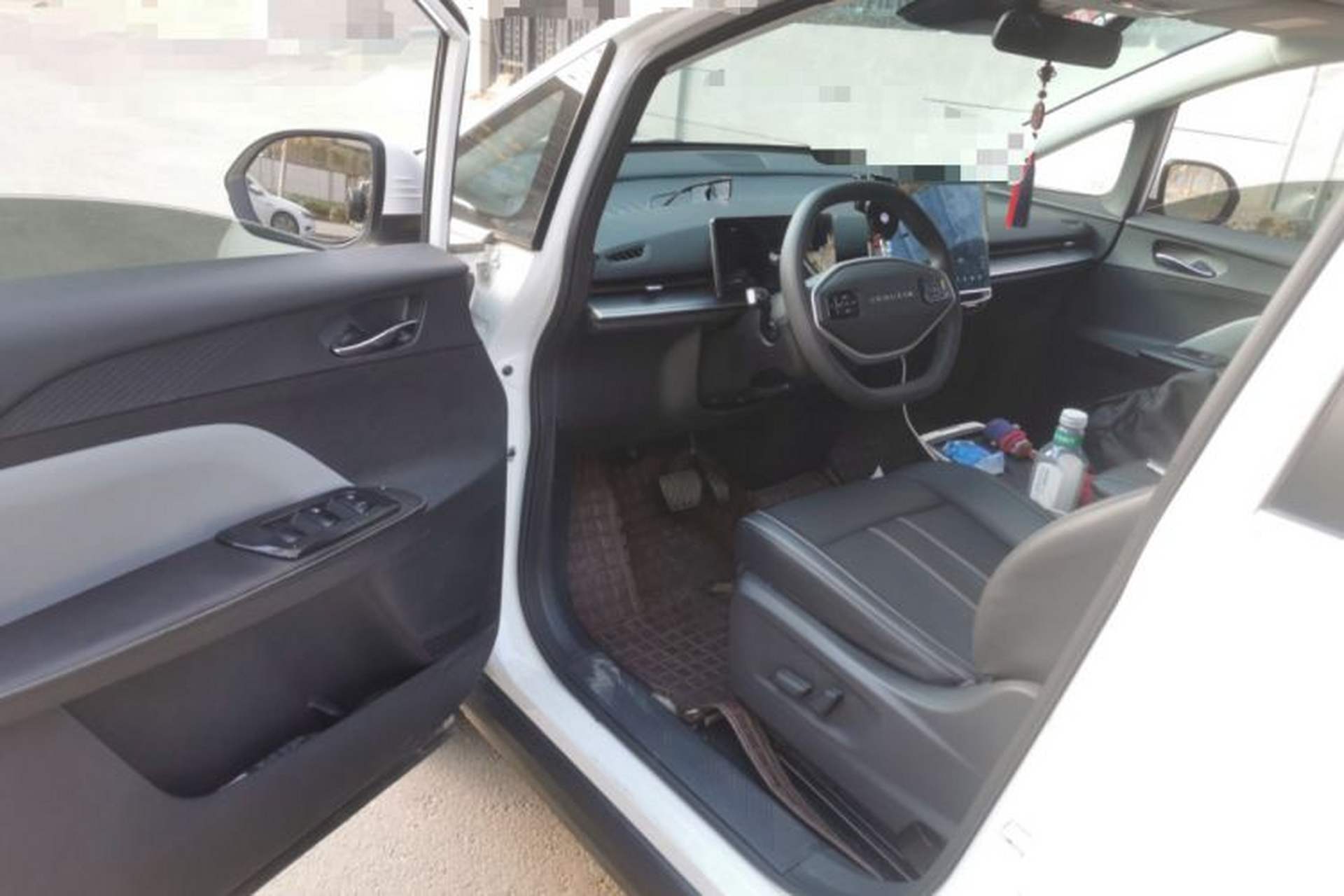 Used Venucia VX6 2023 520 Air Interior 3