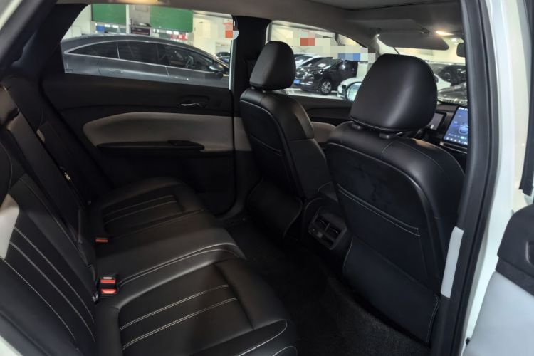 Used Venucia VX6 2023 520 Pro Interior 4