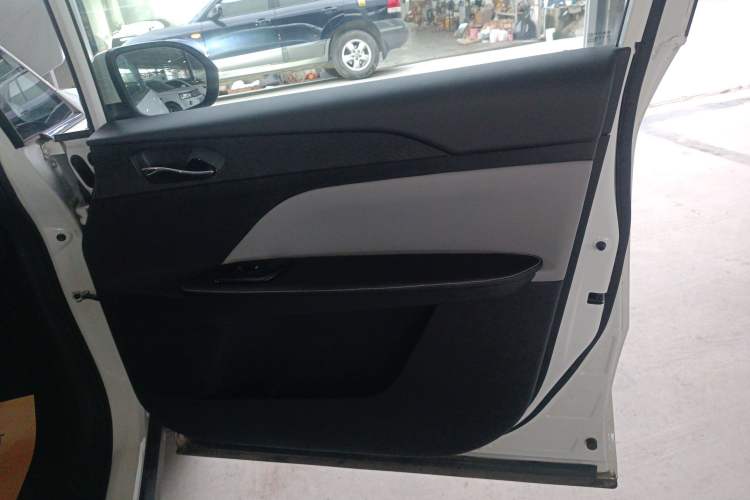 Used Venucia VX6 2023 520 Pro Interior 5