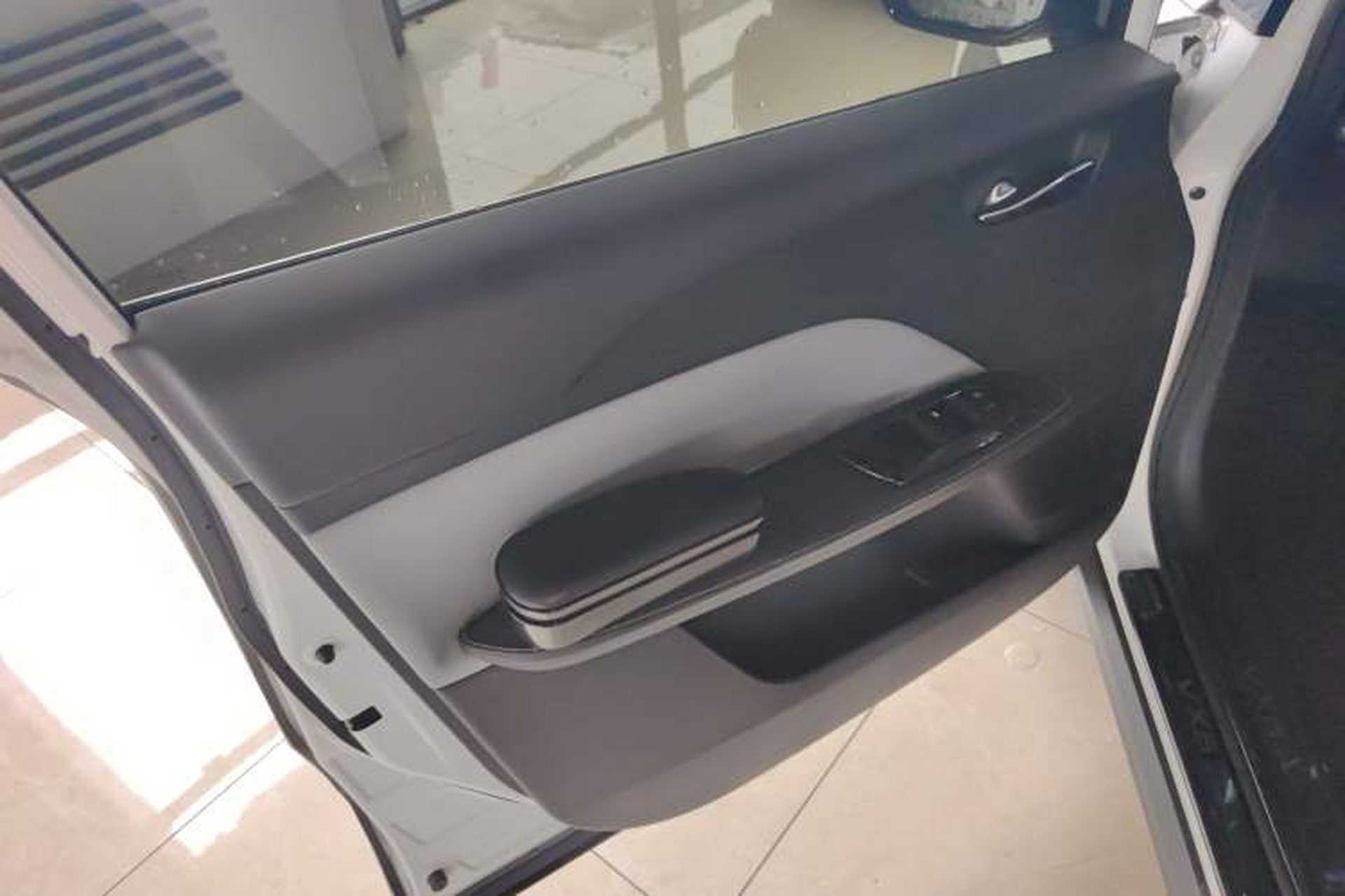 Used Venucia VX6 2023 520 Air Left Front Door Interior