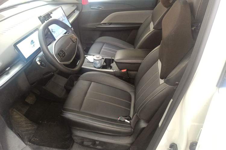 Used Venucia VX6 2023 520 Pro Left Front Seat
