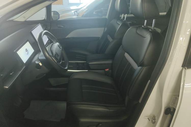 Used Venucia VX6 2023 520 Max Left Front Seat