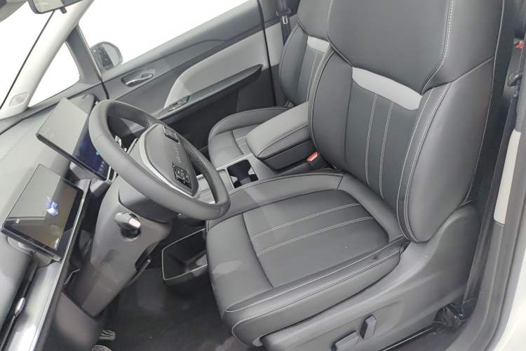 Used Venucia VX6 2023 520 Air Left Front Seat