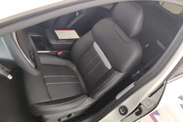 Used Venucia VX6 2023 520 Air Left Front Seat