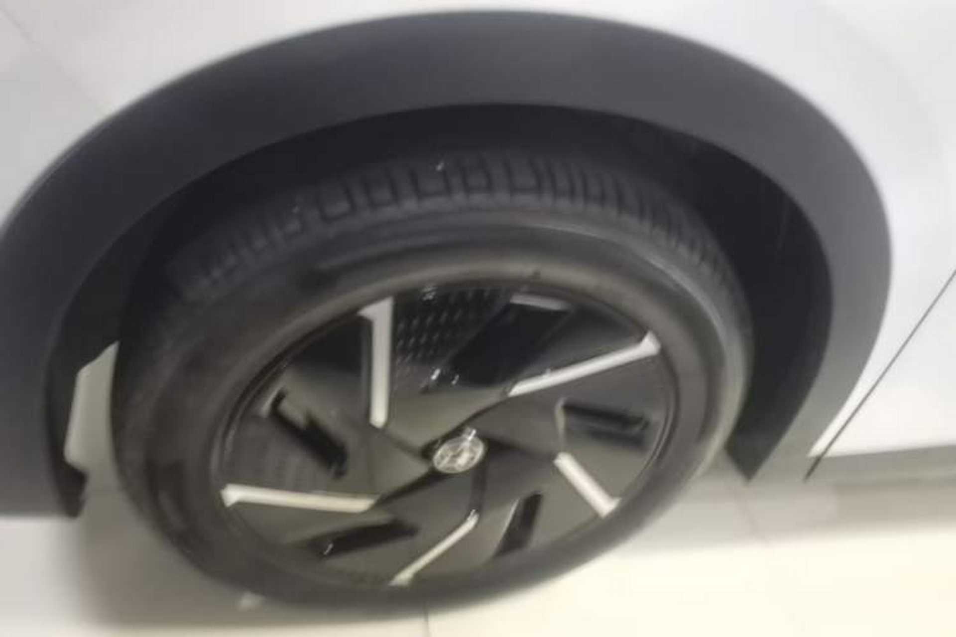 Used Venucia VX6 2023 520 Max Left Front Wheel Hub