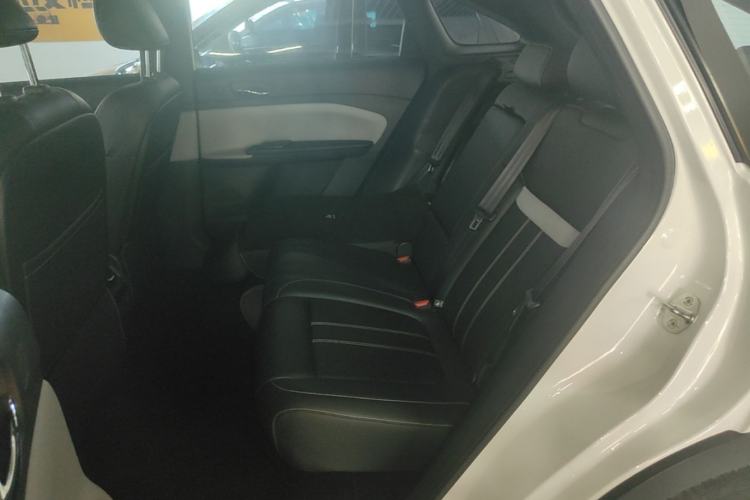 Used Venucia VX6 2023 520 Max Left Rear Seat