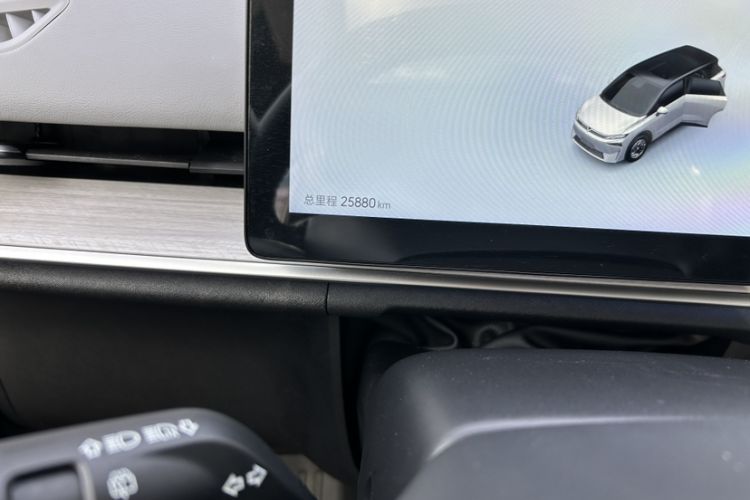 Used Venucia VX6 2023 520 Max Odometer Close Up