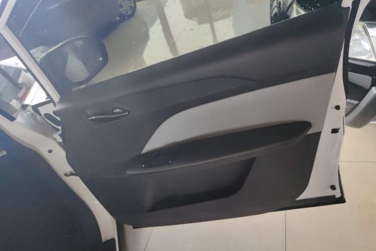 Used Venucia VX6 2023 520 Air Right Front Door Interior