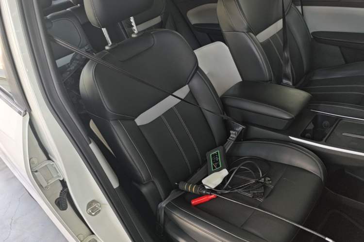 Used Venucia VX6 2023 520 Max Right Front Seat