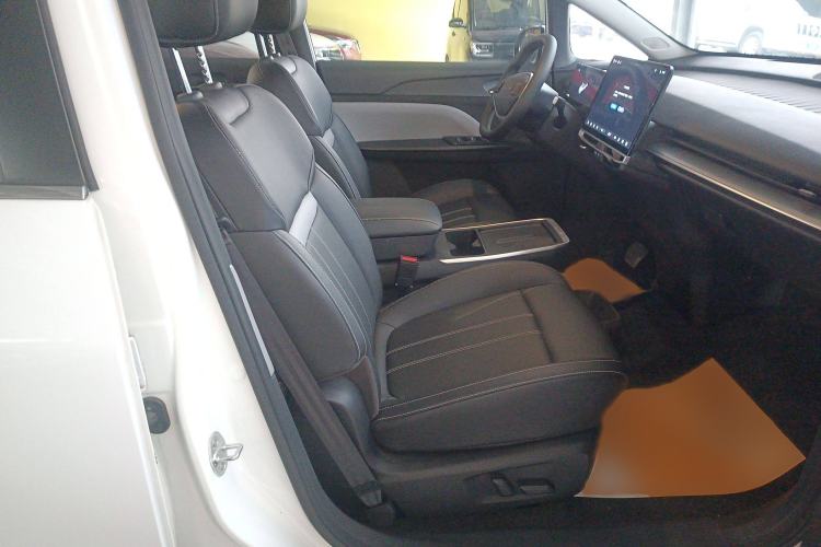 Used Venucia VX6 2023 520 Pro Right Front Seat