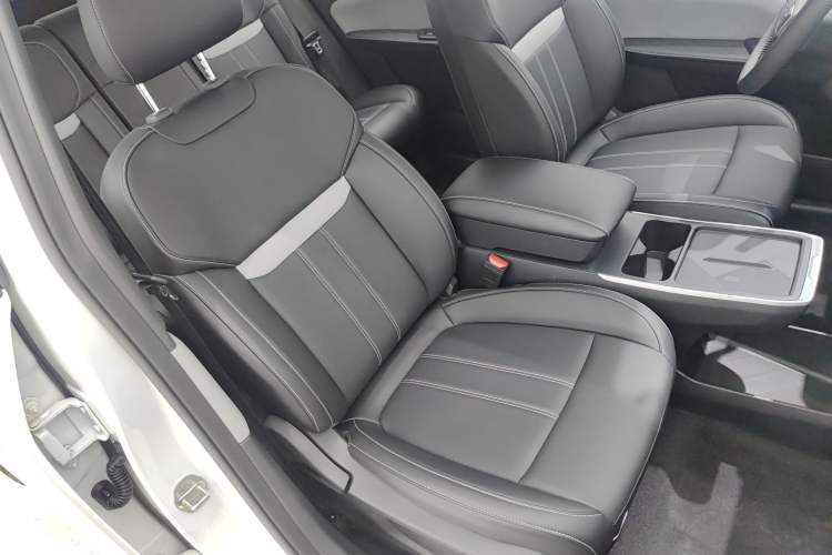 Used Venucia VX6 2023 520 Air Right Front Seat