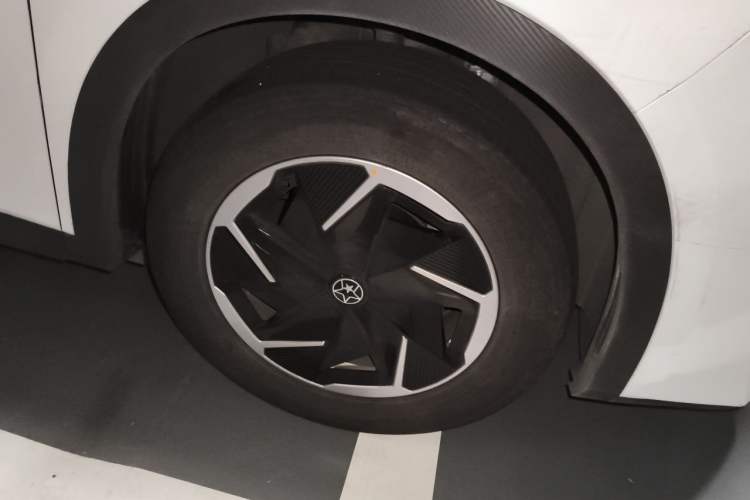 Used Venucia VX6 2023 520 Pro Right Front Wheel Hub