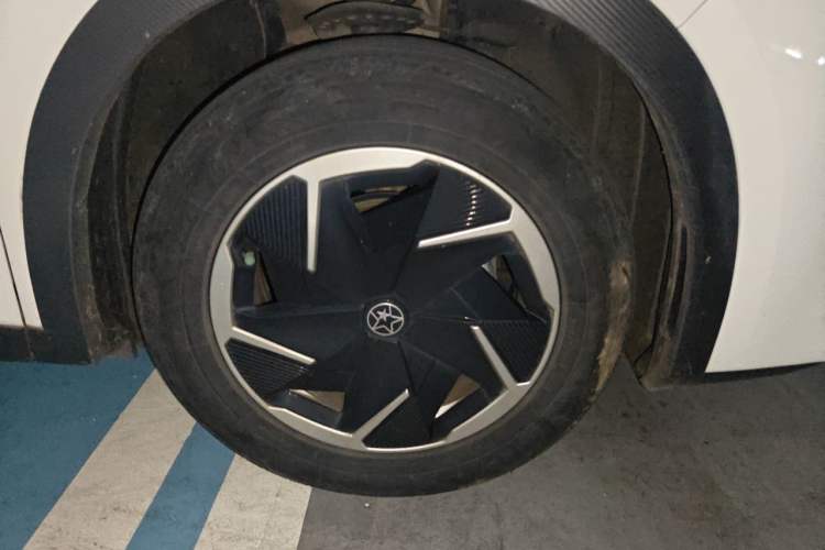 Used Venucia VX6 2023 520 Pro Right Front Wheel Hub